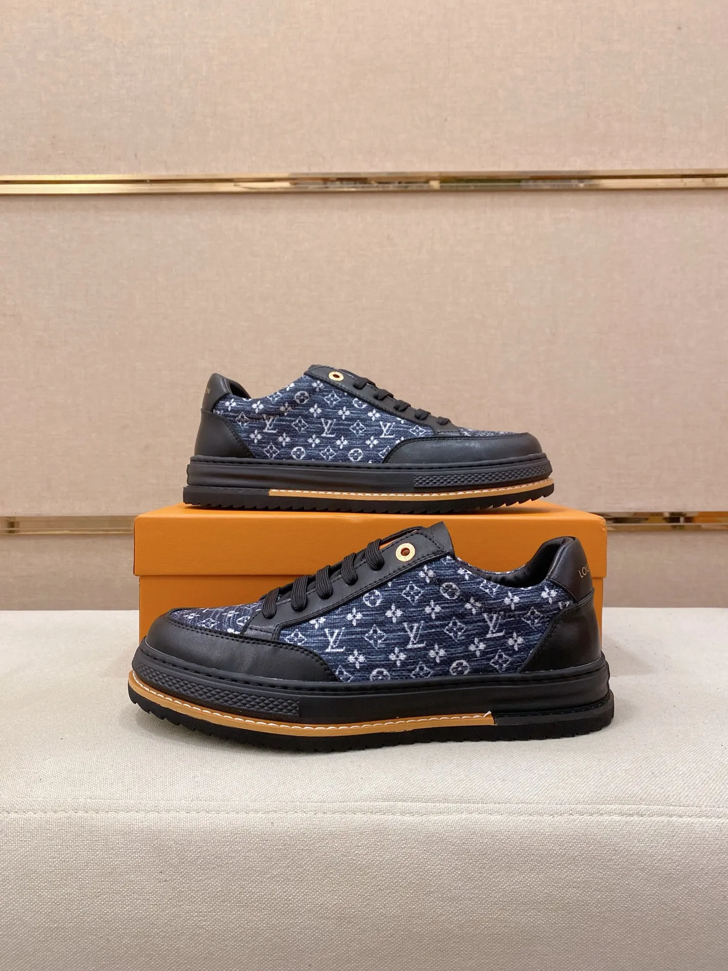 Men's clothing and shoes 400💰Louis Vuitton (Louis Vuitton/LV) top 🔍🔍 new models are on sale at the same time, the upper 🇮🇹 imported first-layer cowhide from Italy, fully imported sheepskin lining 💪💪, completely 1⃣️ to 1 ⃣️Re-engraved🇮🇹💪💪, ⚠Sole: The original sole is specially provided by the original factory, the exclusive movable molded sole is super comfortable, ⚠The original factory follows the order, 🔍🔍high quality, you can enter and exit the counter at will, welcome to compare⚠. Code number:38-44